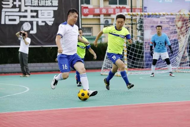 巴萨7-2大胜桑坦德，拉菲尼亚梅开二度亚马尔捡回颜面